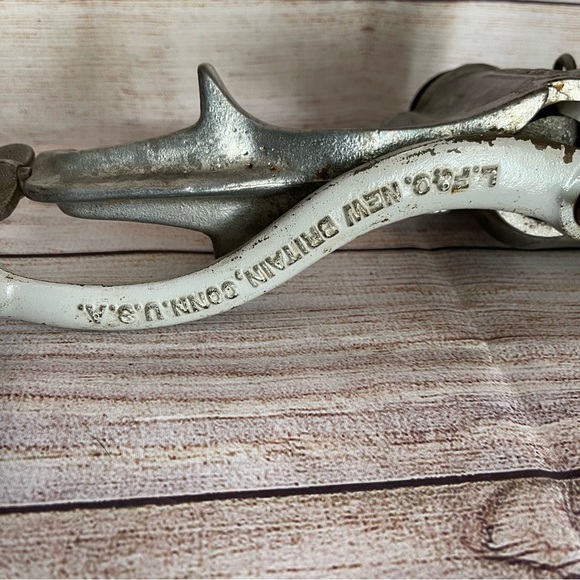 Vintage universal meat grinder made in usa - Picture 3 of 5